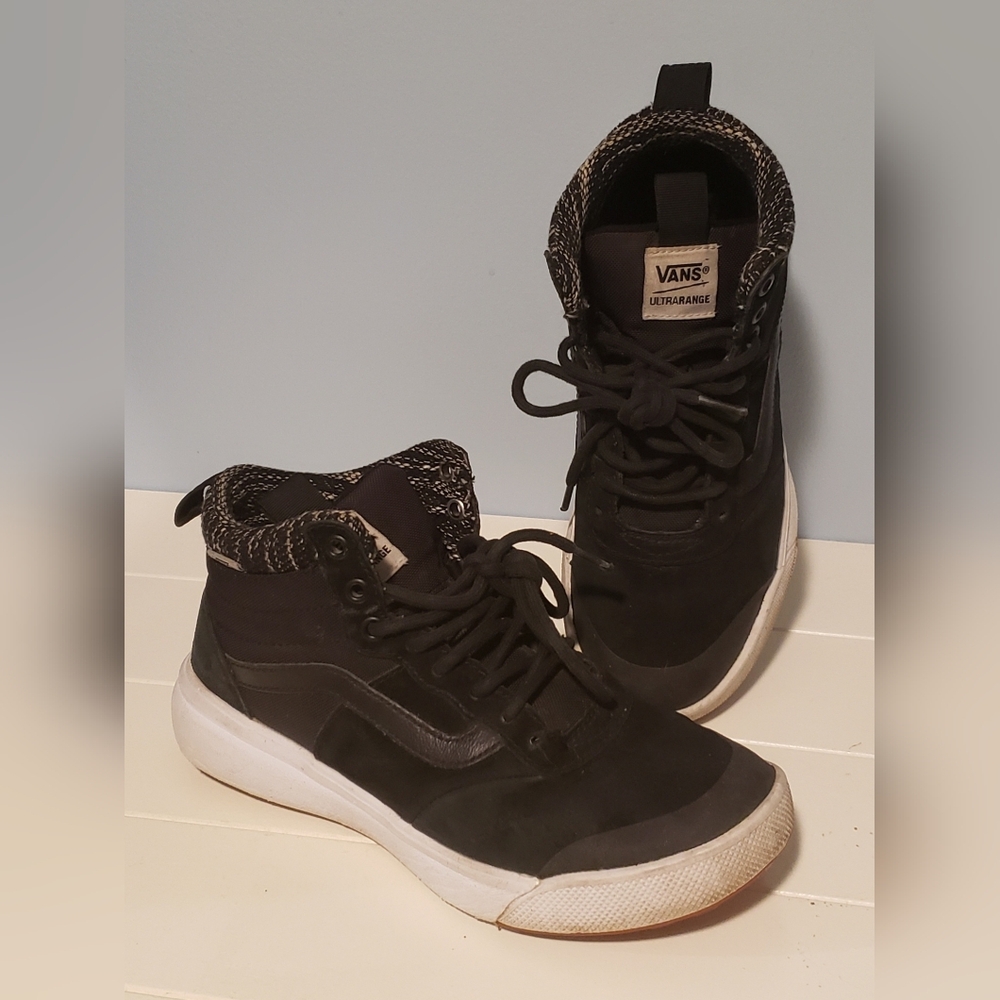 🔥 Vans UltraRange Hi Sneakers - Women Size 9